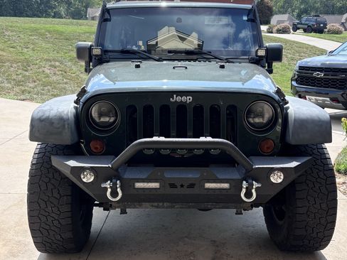 Used 2010 Jeep Wrangler Unlimited Rubicon w/ Trailer Tow Group AWD/4WD image 2