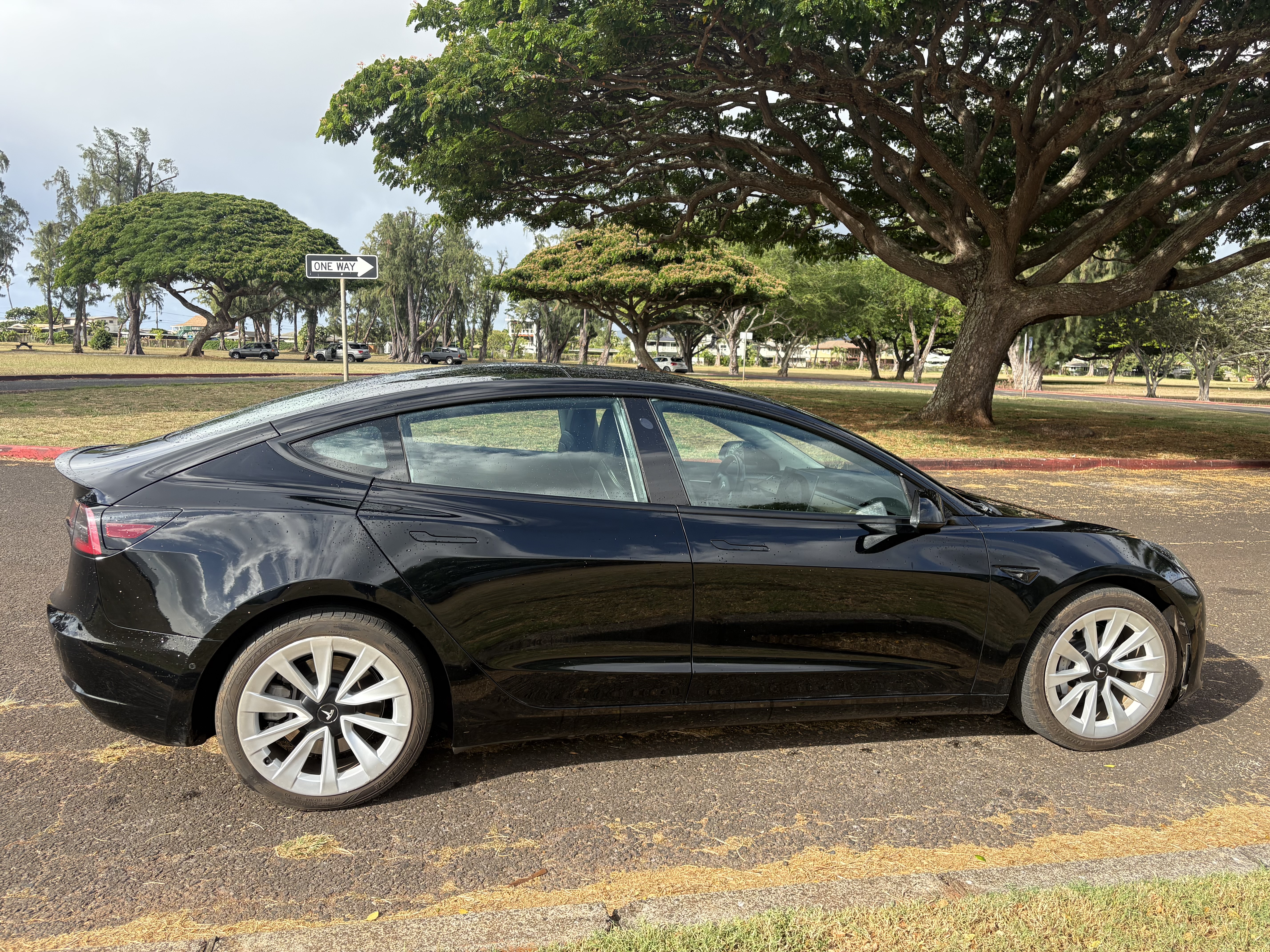 Used 2022 Tesla Model 3 Standard Range RWD image 4