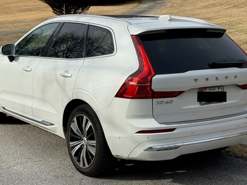 Used 2022 Volvo XC60 T8 Inscription w/ Advanced Package AWD/4WD image 9