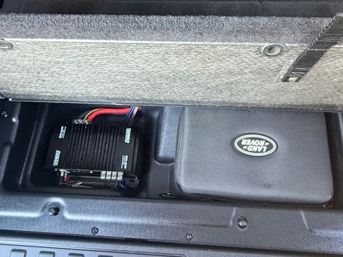 Used 2021 Land Rover Discovery S R-Dynamic image 13