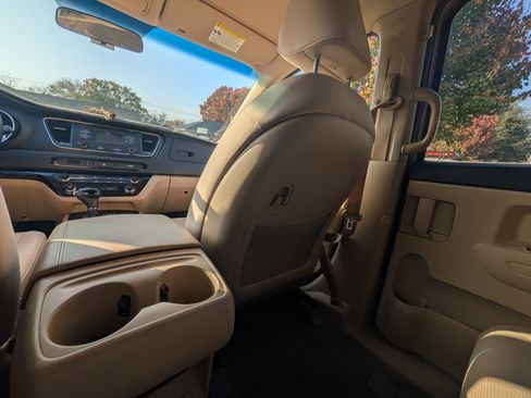 Used 2016 Kia Sedona LX w/ Option Group 020 image 27