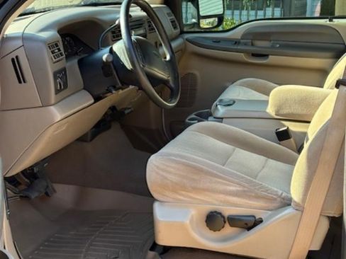 Used 2002 Ford F250 Short Bed image 9