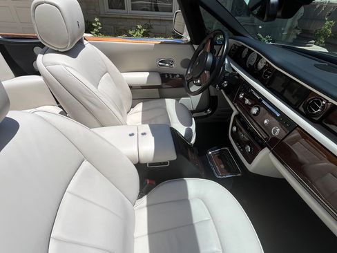 Used 2014 Rolls-Royce Phantom Drophead Coupe RWD image 11