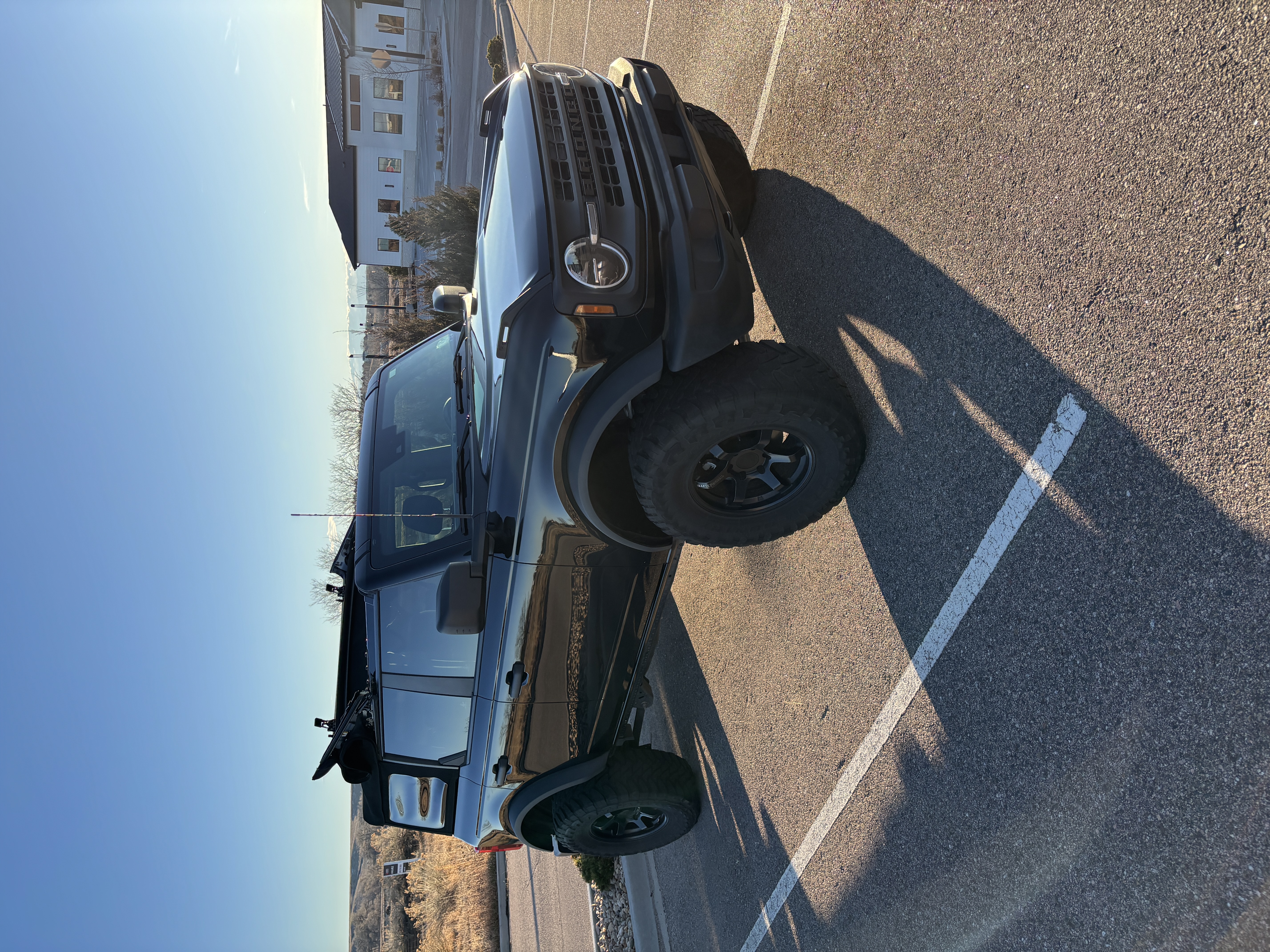 Used 2022 Ford Bronco 4-Door AWD/4WD image 2