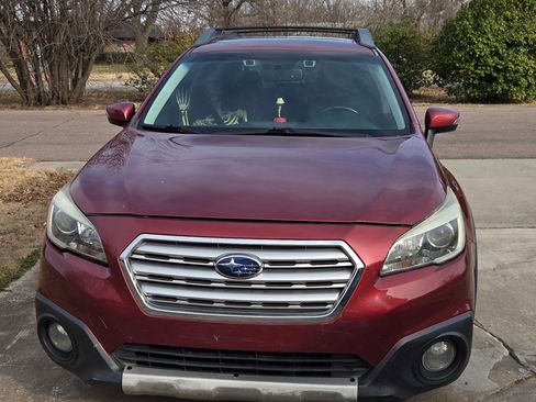 Used 2015 Subaru Outback 2.5i Limited image 4