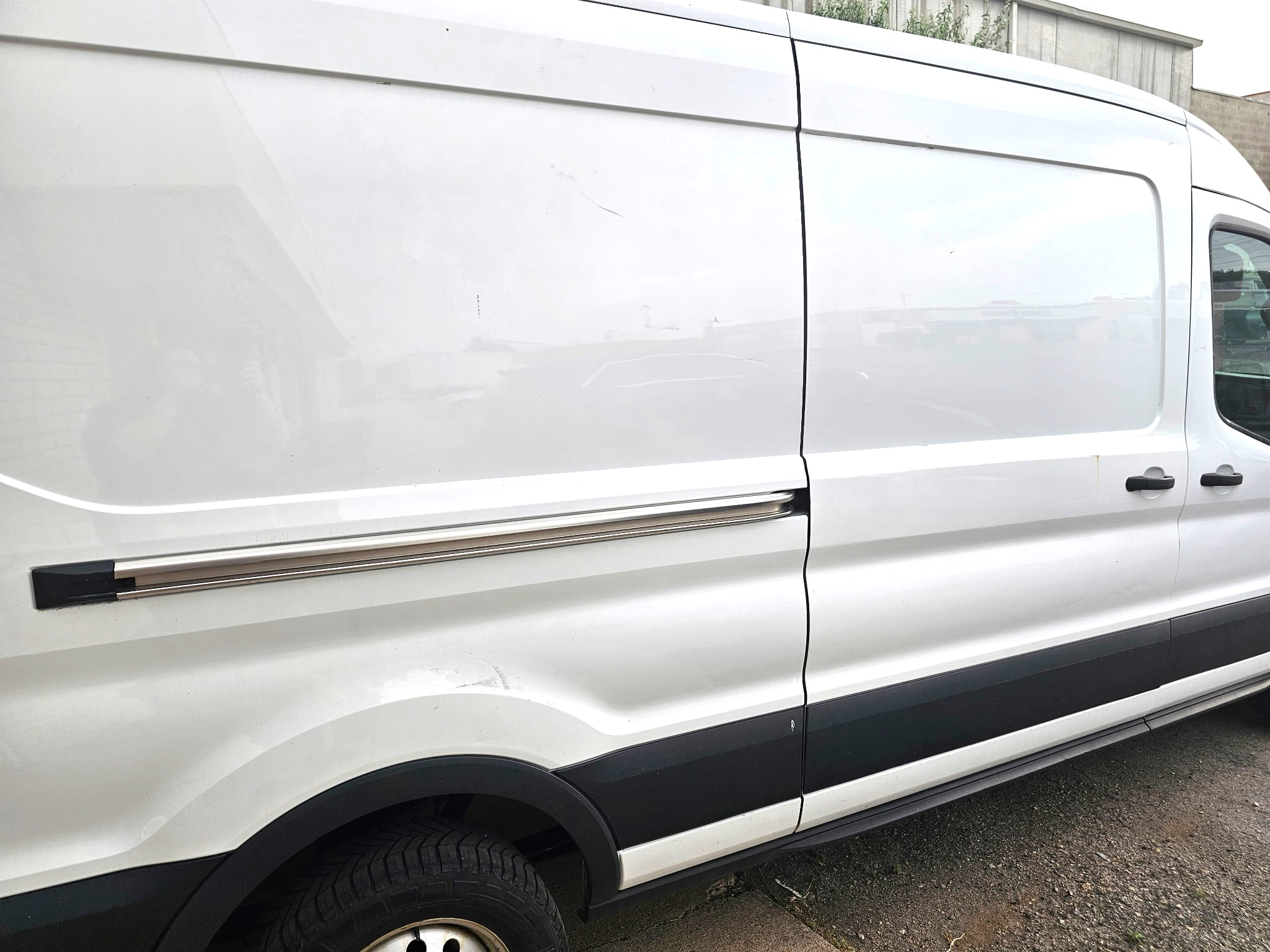 Used 2020 Ford Transit 250 Medium Roof AWD image 5