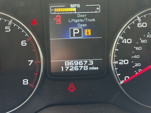 Used 2013 Subaru Outback 2.5i Limited w/ Moonroof Pkg AWD/4WD image 5