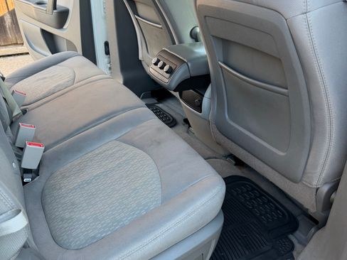 Used 2013 GMC Acadia SLE image 8