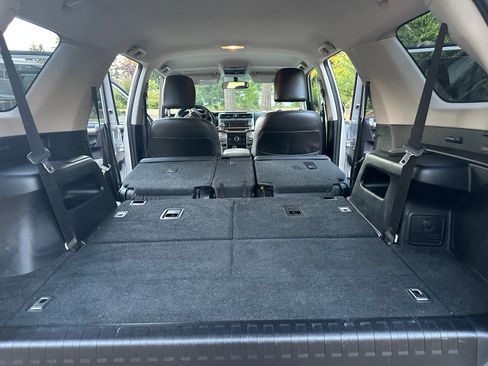 Used 2013 Toyota 4Runner SR5 AWD/4WD image 17