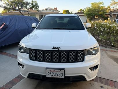 Used 2020 Jeep Grand Cherokee Altitude