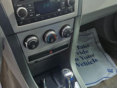 Used 2008 Dodge Avenger SE image 11