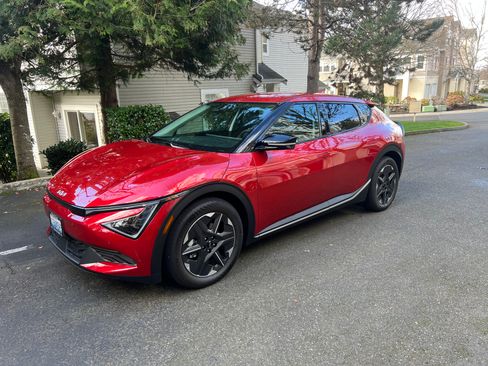 Used 2025 Kia EV6 Light image 1