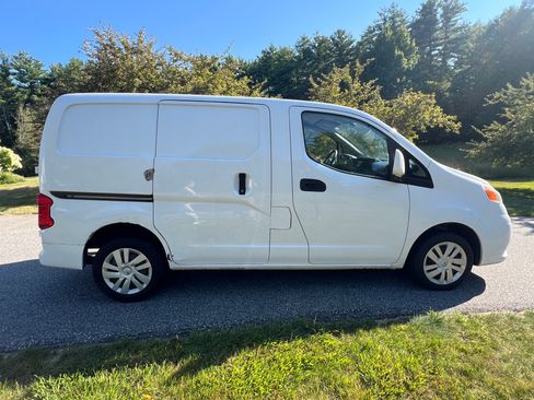 Used 2019 Nissan NV200 SV w/ Navigation Package FWD image 4