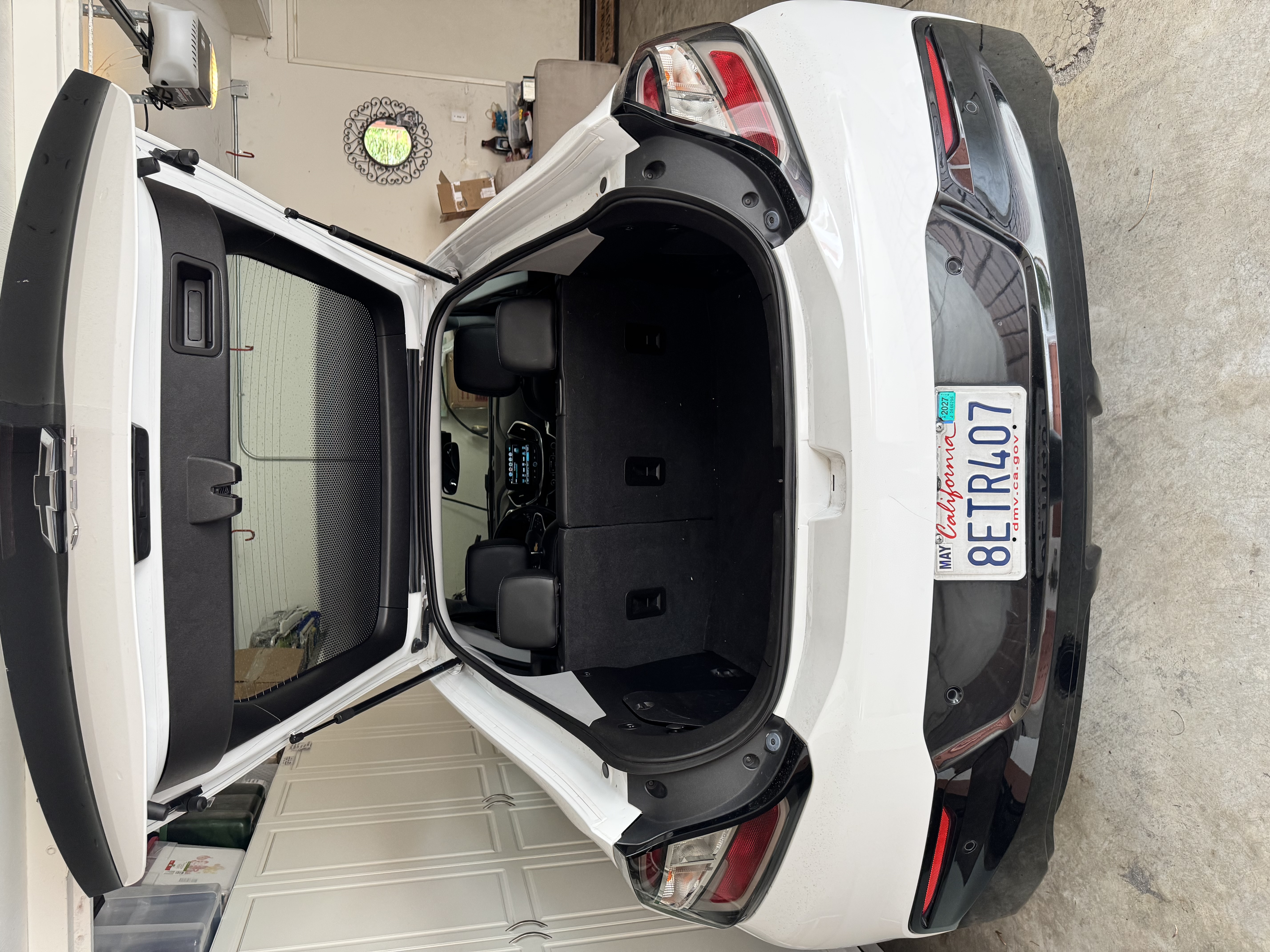 Used 2018 Chevrolet Volt Premier w/ Driver Confidence Package FWD image 9