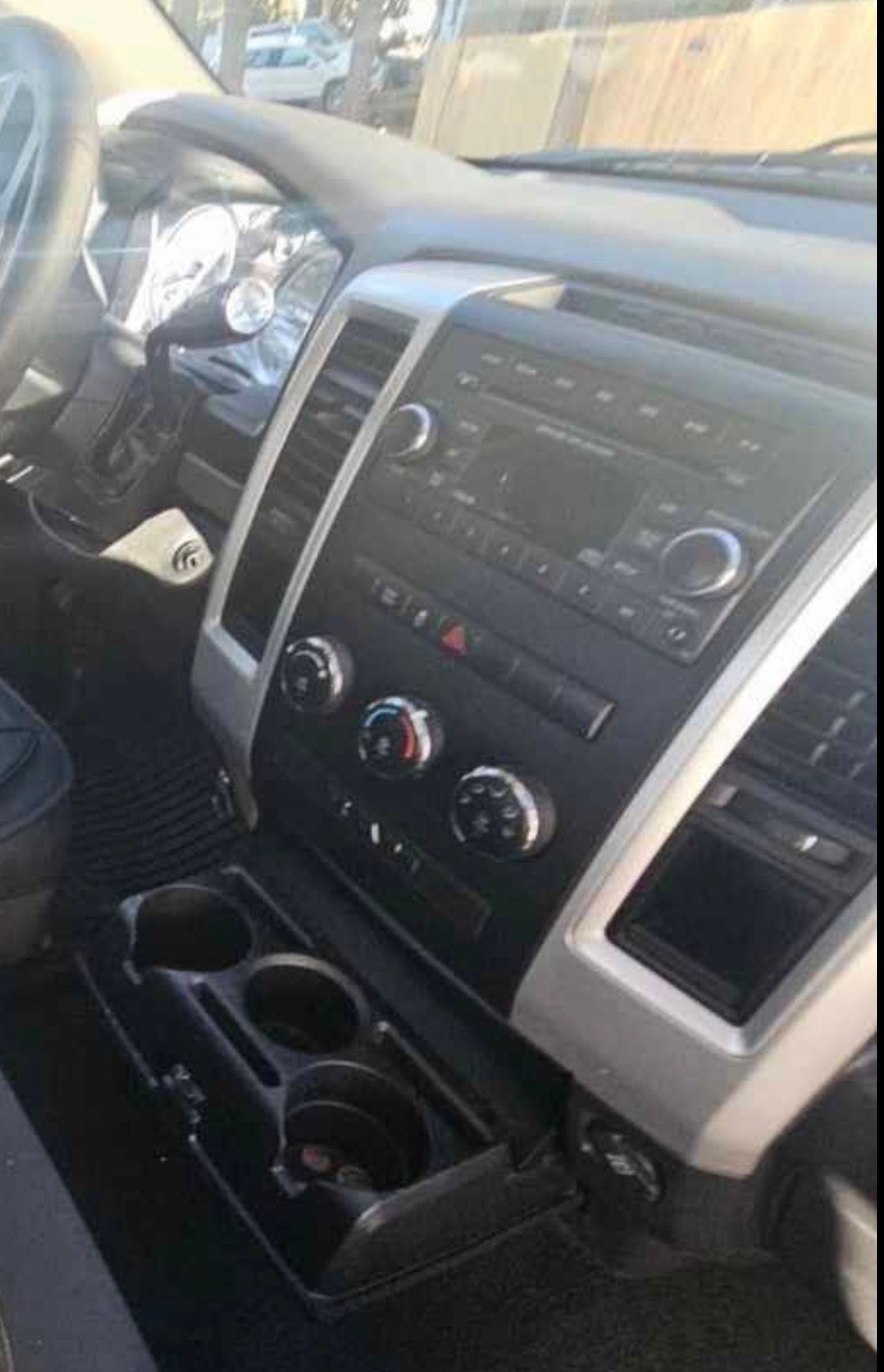 Used 2012 RAM 1500 Classic SLT RWD image 4