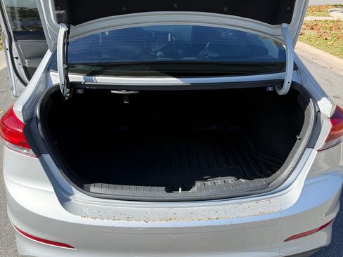 Used 2018 Hyundai Elantra SEL w/ Cargo Package image 15