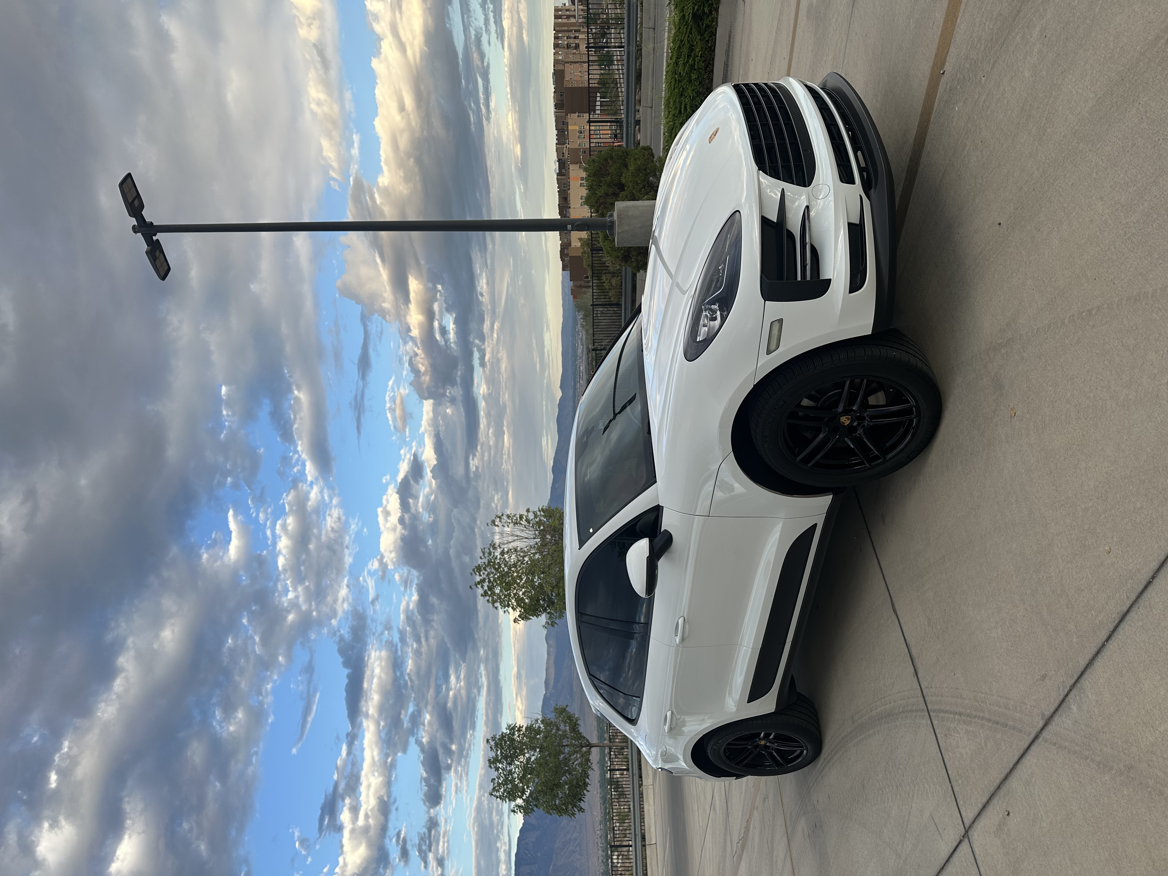 Used 2020 Porsche Macan AWD/4WD image 4