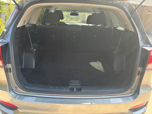 Used 2019 Kia Sorento FWD image 6