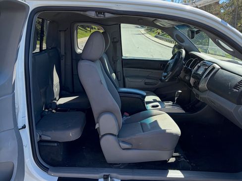 Used 2013 Toyota Tacoma 2WD Access Cab w/ SR5 Pkg image 16