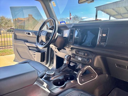 Used 2021 Ford Bronco First Edition image 6