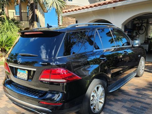 Used 2017 Mercedes-Benz GLE 550e image 2
