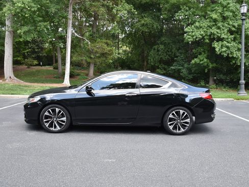 Used 2017 Honda Accord EX-L image 1