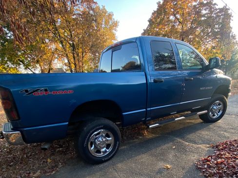 Used 2004 Dodge Ram 2500 Truck SLT w/ Off-Road Group image 2