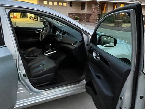 Used 2017 Nissan Sentra SL w/ SL Premium Technology Package image 5