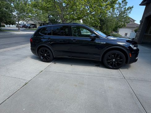 Used 2021 Volkswagen Tiguan SE R-Line AWD/4WD image 4