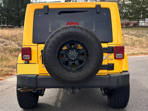 Used 2015 Jeep Wrangler Unlimited Sahara image 9