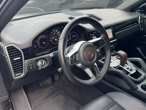 Used 2022 Porsche Cayenne Coupe AWD/4WD image 17