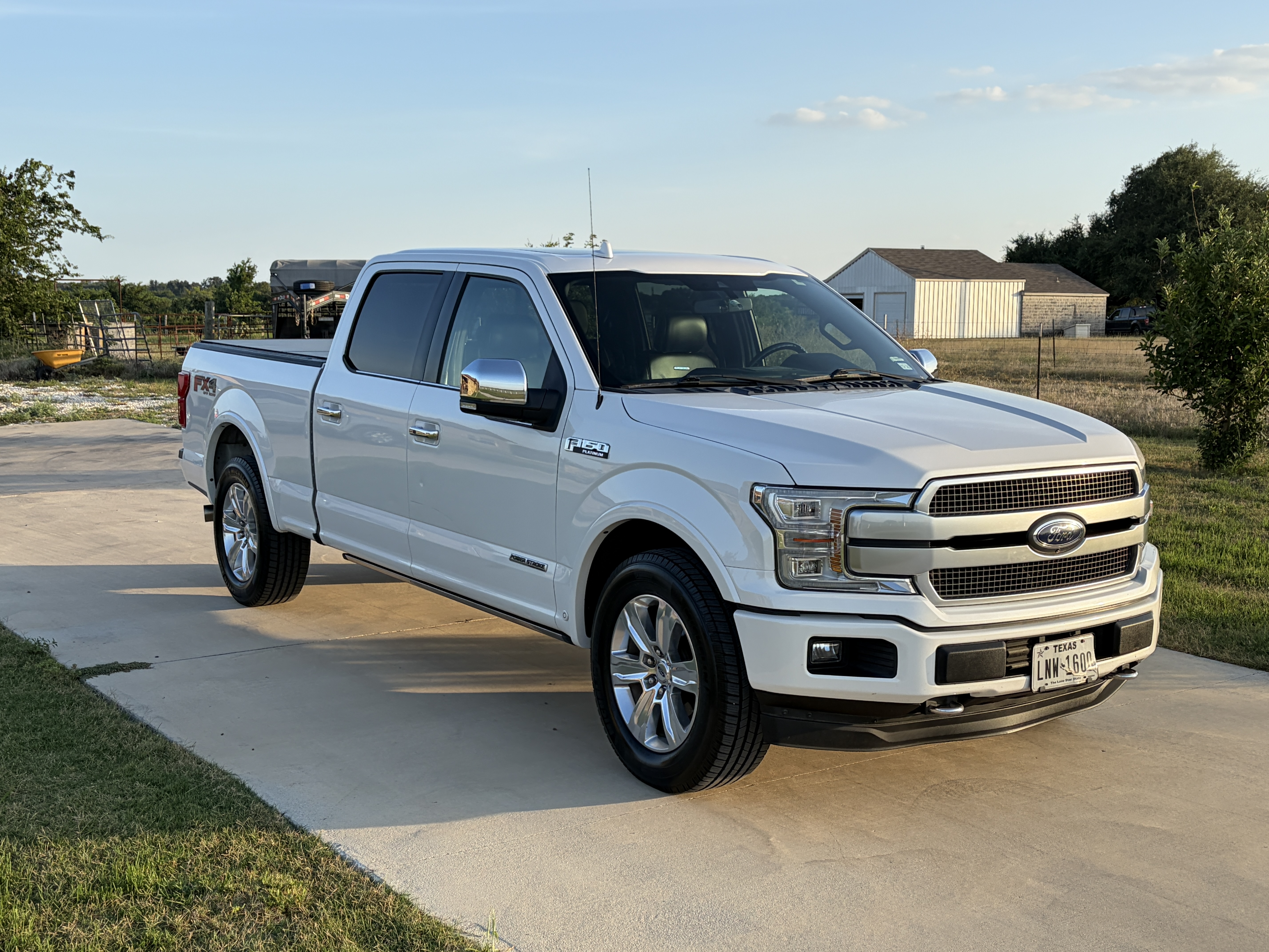 Used 2018 Ford F150 Platinum w/ Equipment Group 701A Luxury AWD/4WD image 8