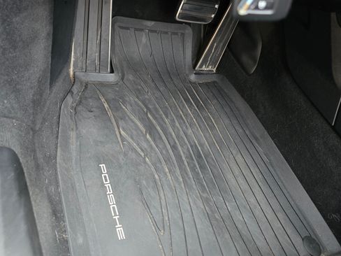 Used 2013 Porsche 911 Carrera S image 21