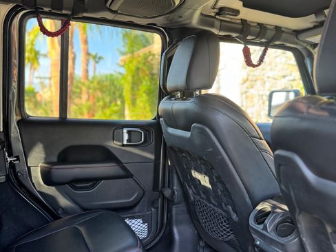 Used 2020 Jeep Wrangler Unlimited Rubicon AWD/4WD image 14