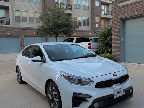 Used 2020 Kia Forte LXS FWD image 4