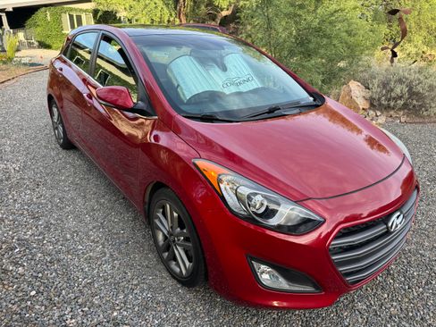Used 2016 Hyundai Elantra GT w/ Option Group 03 FWD image 4