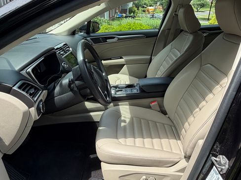 Used 2020 Ford Fusion SEL FWD image 8