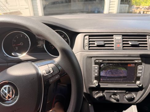 Used 2015 Volkswagen Jetta S FWD image 8