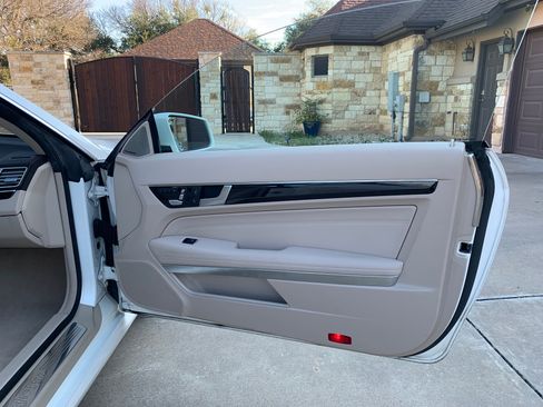 Used 2017 Mercedes-Benz E 400 4MATIC Coupe image 12