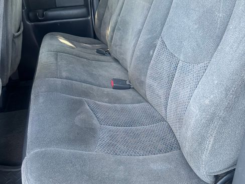 Used 2004 Chevrolet Silverado 2500 LS w/ Heavy-Duty Power Package RWD image 19