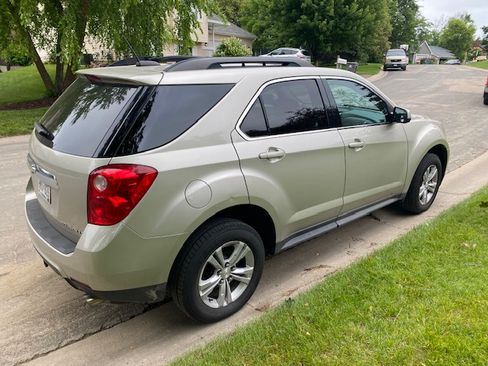 Used 2015 Chevrolet Equinox LT FWD image 2