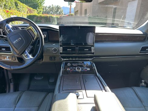 Used 2022 Lincoln Navigator L Black Label image 9