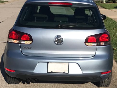 Used 2010 Volkswagen Golf 2-Door image 6