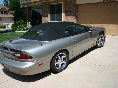 Used 2001 Chevrolet Camaro Z28 w/ SS Performance/Appearance Pkg RWD image 6