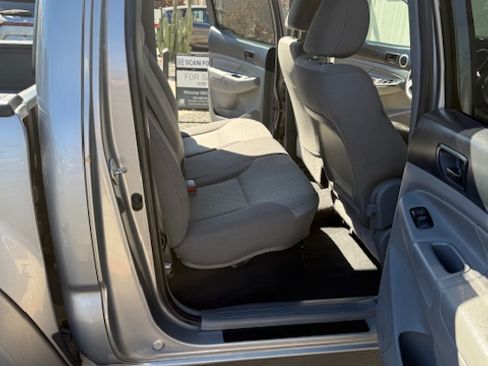 Used 2015 Toyota Tacoma PreRunner image 9