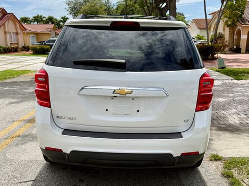 Used 2017 Chevrolet Equinox LT FWD image 5
