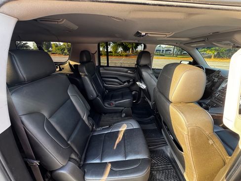 Used 2016 Chevrolet Suburban LT image 12