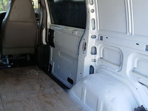 Used 2005 Chevrolet Astro w/ Convenience Package image 28