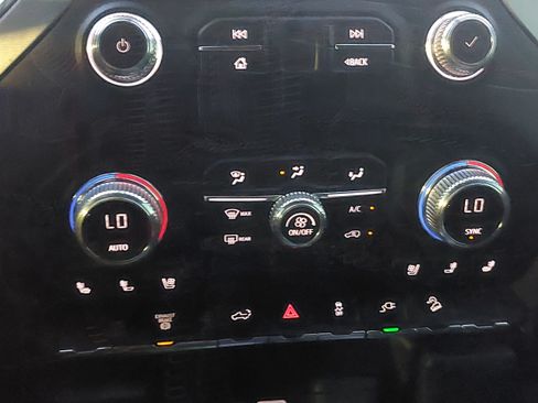 Used 2023 GMC Sierra 2500 SLT w/ SLT Convenience Package AWD/4WD image 14