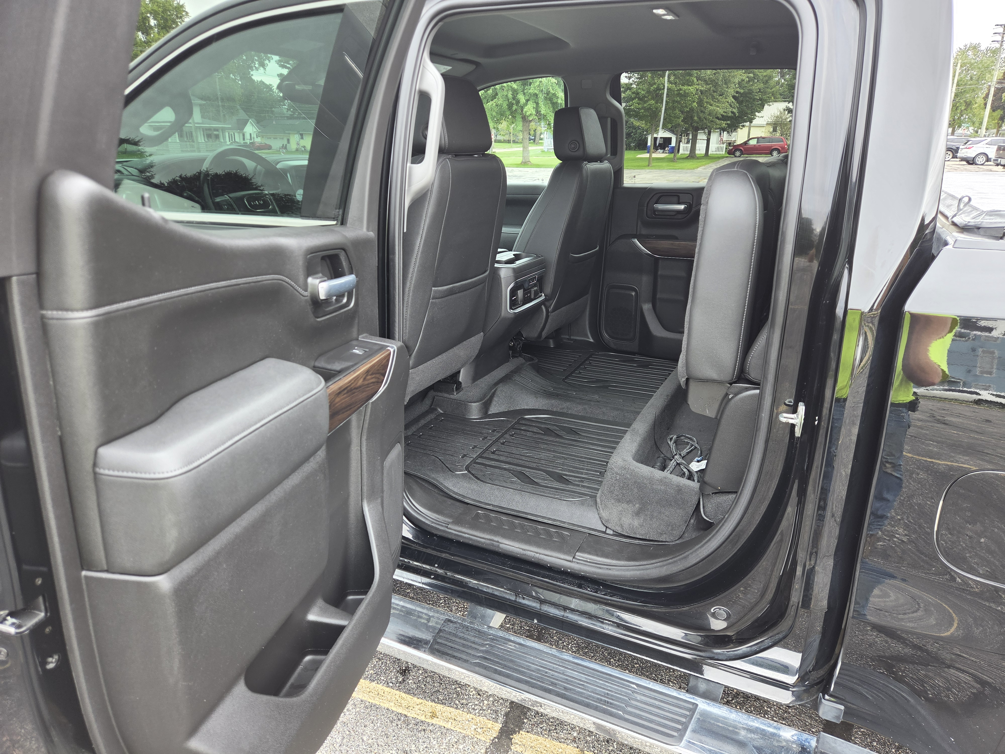 Used 2021 GMC Sierra 1500 SLT w/ SLT Premium Plus Package AWD/4WD image 11